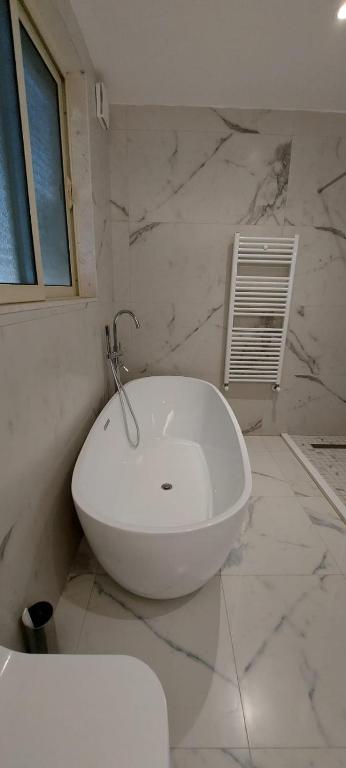 Koupelna v ubytování Hotel SHahini