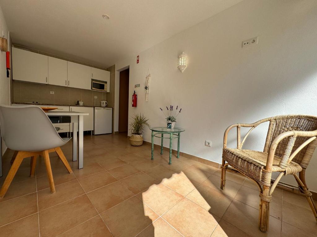 Happy Silva Guesthouse - 11