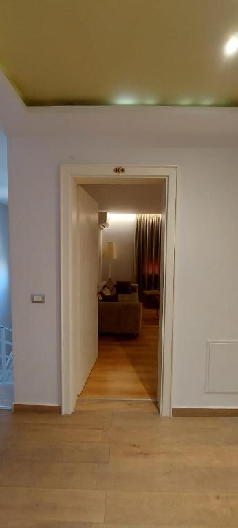 Fotografie z fotogalerie ubytování Hotel SHahini v destinaci Shijak
