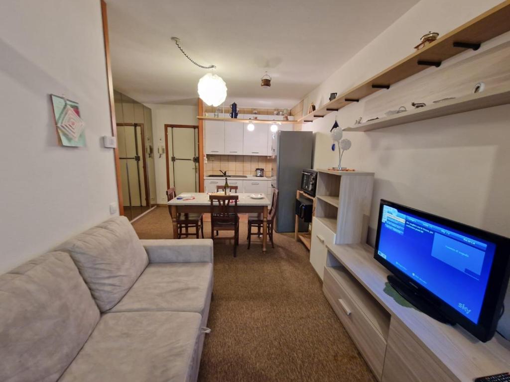 Η κουζίνα ή μικρή κουζίνα στο Bilocale sulle Piste by Holiday World