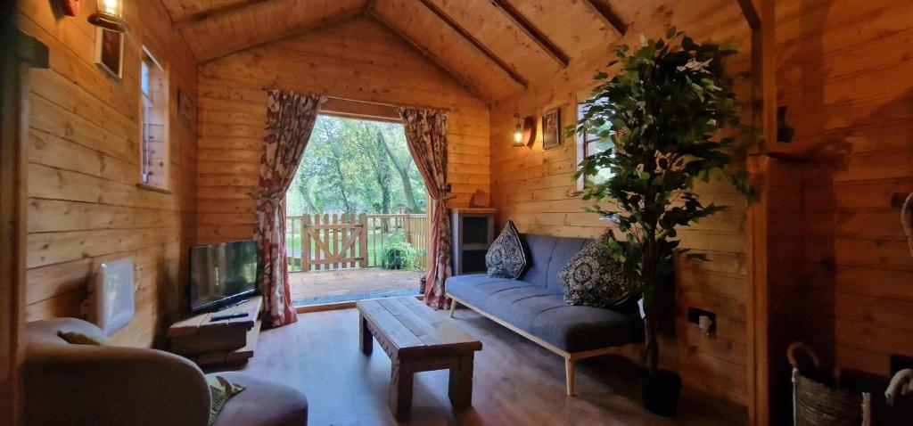 Beautiful 1-Bed Cabin in Newmarket 4