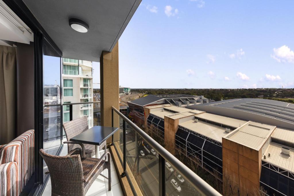 Oaks Adelaide Horizons Suites - Resim 8