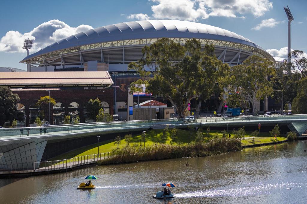 Oaks Adelaide Horizons Suites - Resim 26