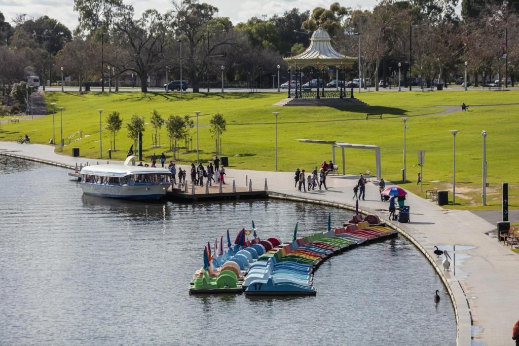 Oaks Adelaide Horizons Suites - Resim 27