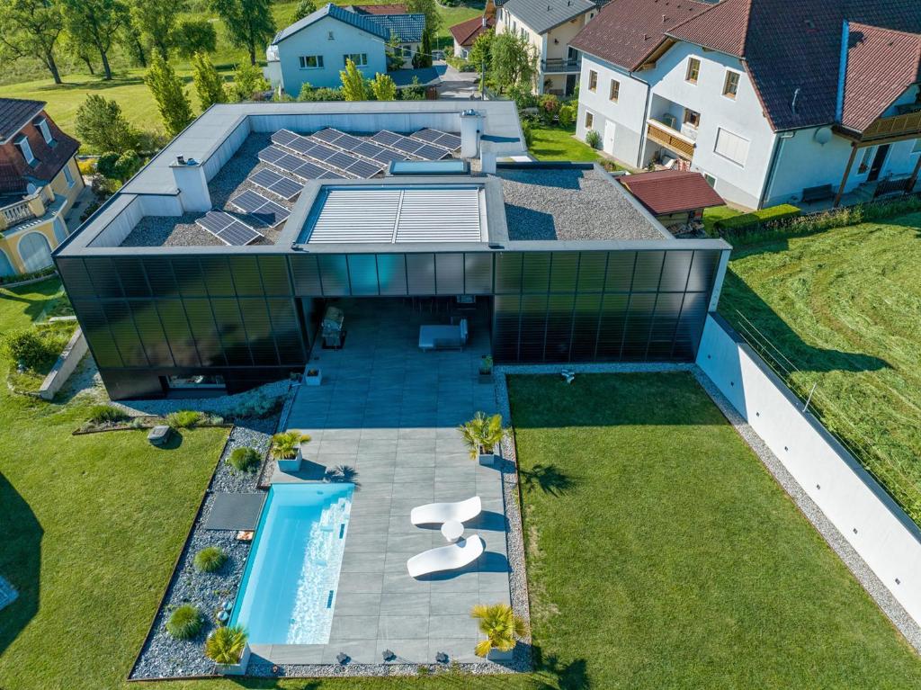 Bazén v ubytování Apartment SunBox nebo v jeho okolí