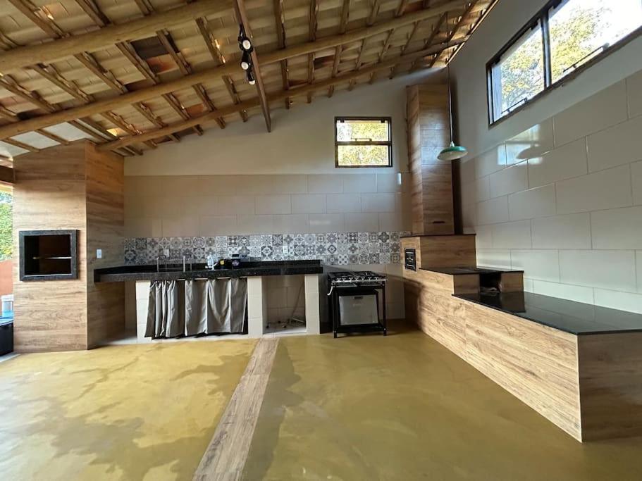 Una cocina o zona de cocina en Sítio Pequeno Sonho