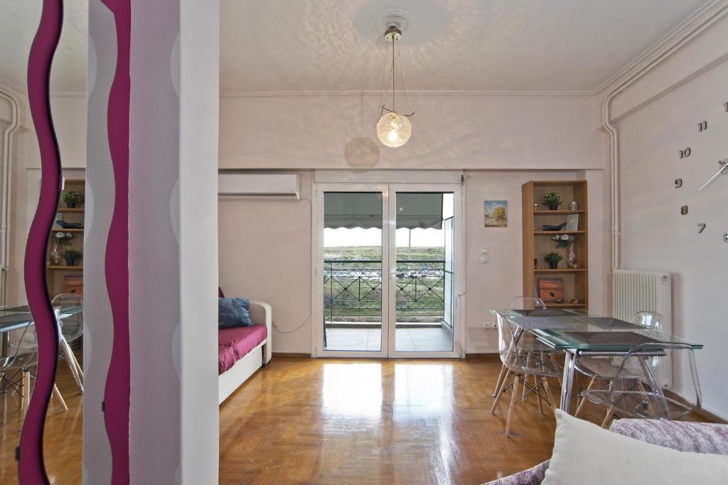 Posezení v ubytování N&N Moschato Seaviews Fully Equipped