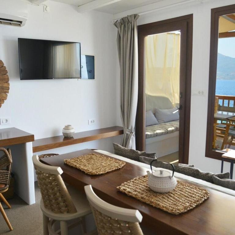 TV a/nebo společenská místnost v ubytování honeymoon klima suite