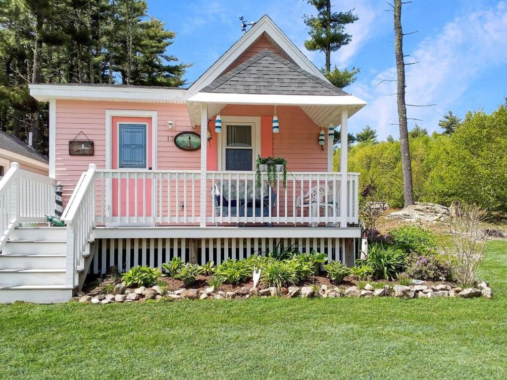 Lighthouse Q991 cabin, Ogunquit (updated prices 2024)
