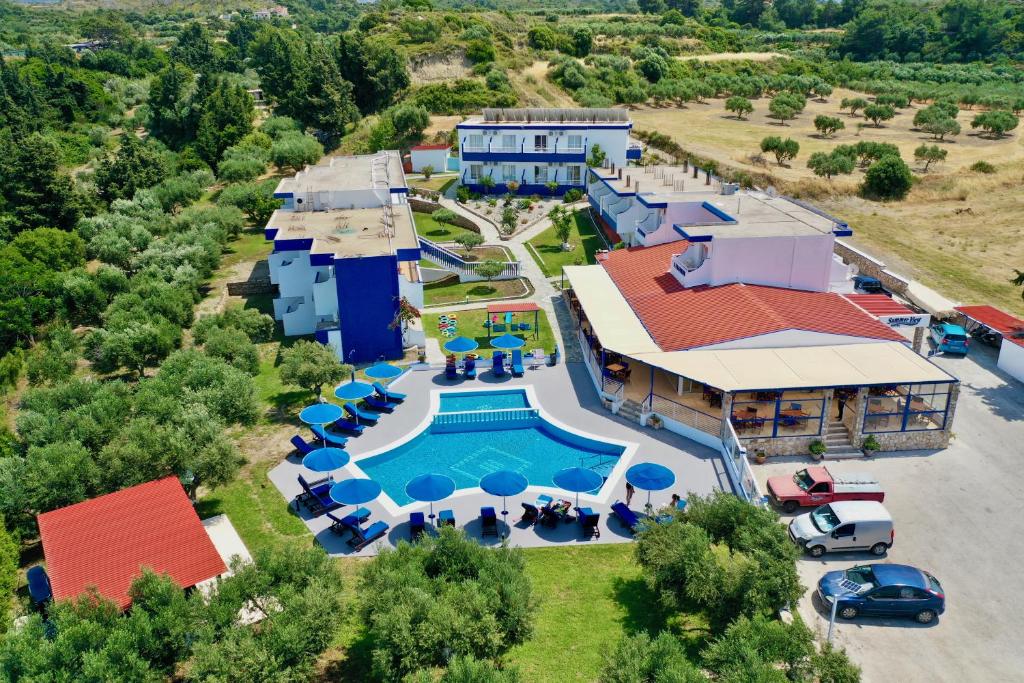 Basen w obiekcie Summer View lub w pobliżu