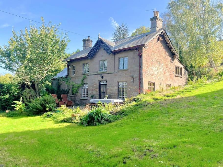 Κήπος έξω από το Cosy Family Cottage in the Wye Valley
