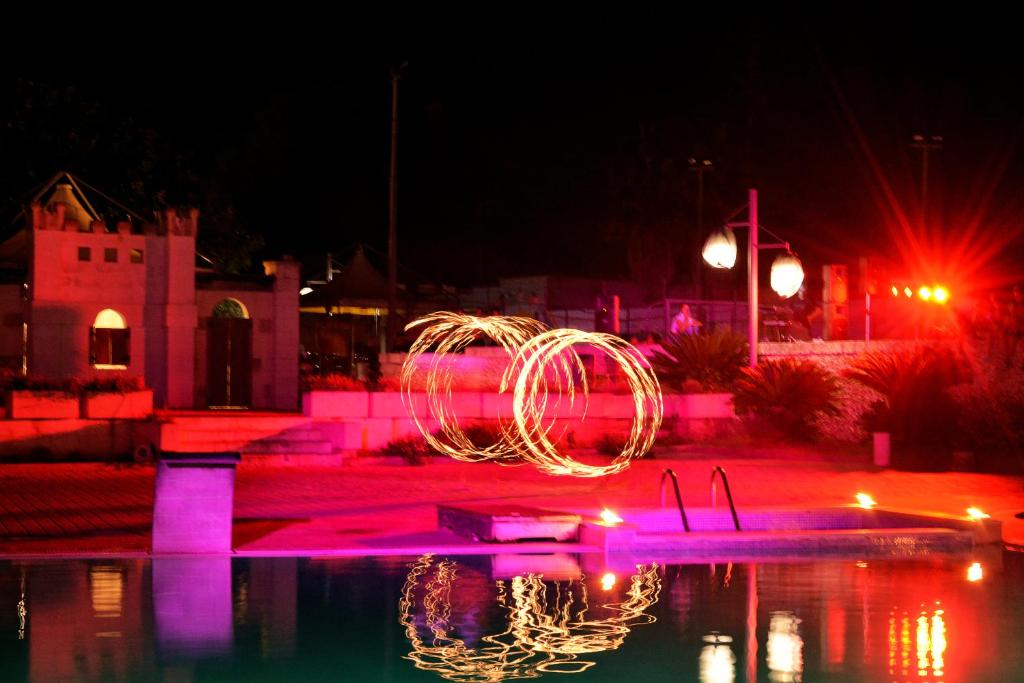 Bazén v ubytování Hotel Thàlas Club nebo v jeho okolí