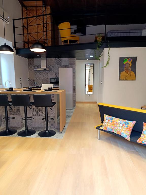 Kuchyň nebo kuchyňský kout v ubytování Ti Scialìi Loft