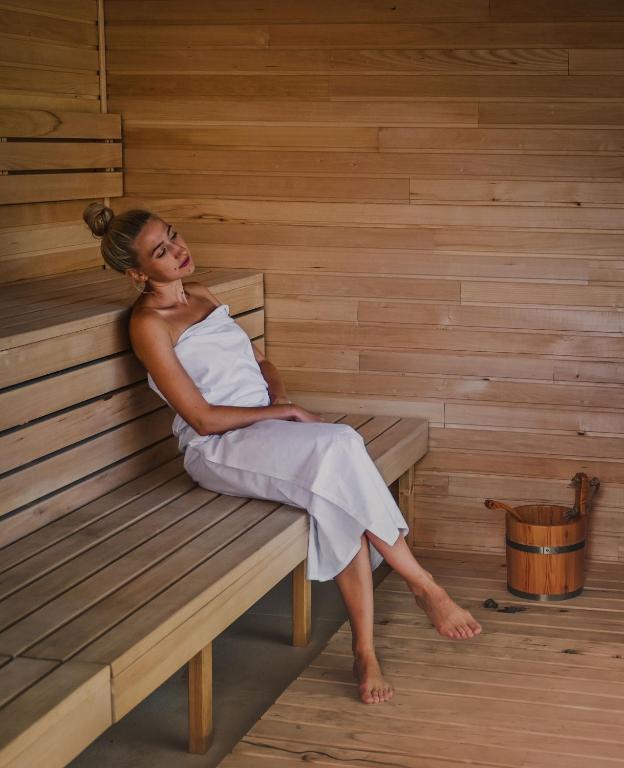 Επισκέπτες που μένουν στο Glamping pospolu