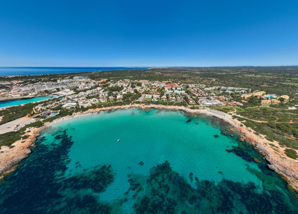 Zdjęcie z galerii obiektu Ca Nura - Dúplex con piscina y a pasitos del mar w mieście Son Xoriguer