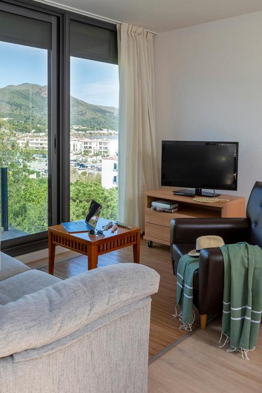 Nespecifikovaný výhled na hory nebo výhled na hory při pohledu z apartmánu