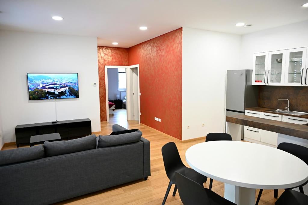 Kuchyň nebo kuchyňský kout v ubytování Argo Apartments