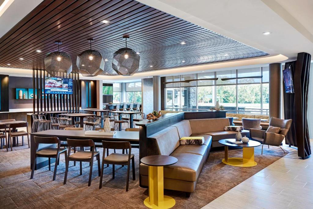 Restaurace v ubytování SpringHill Suites by Marriott West Melbourne Palm Bay