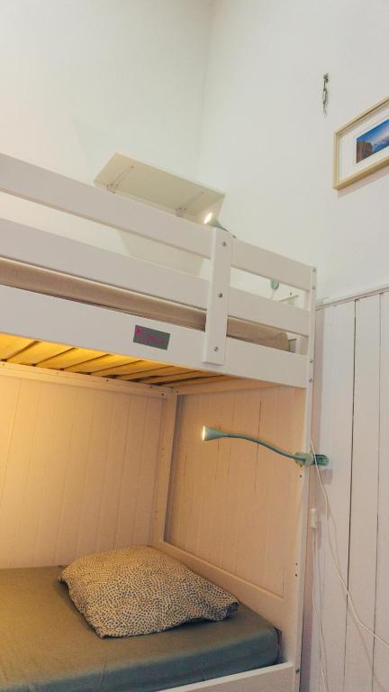 Palanda nebo palandy na pokoji v ubytování Agüita House