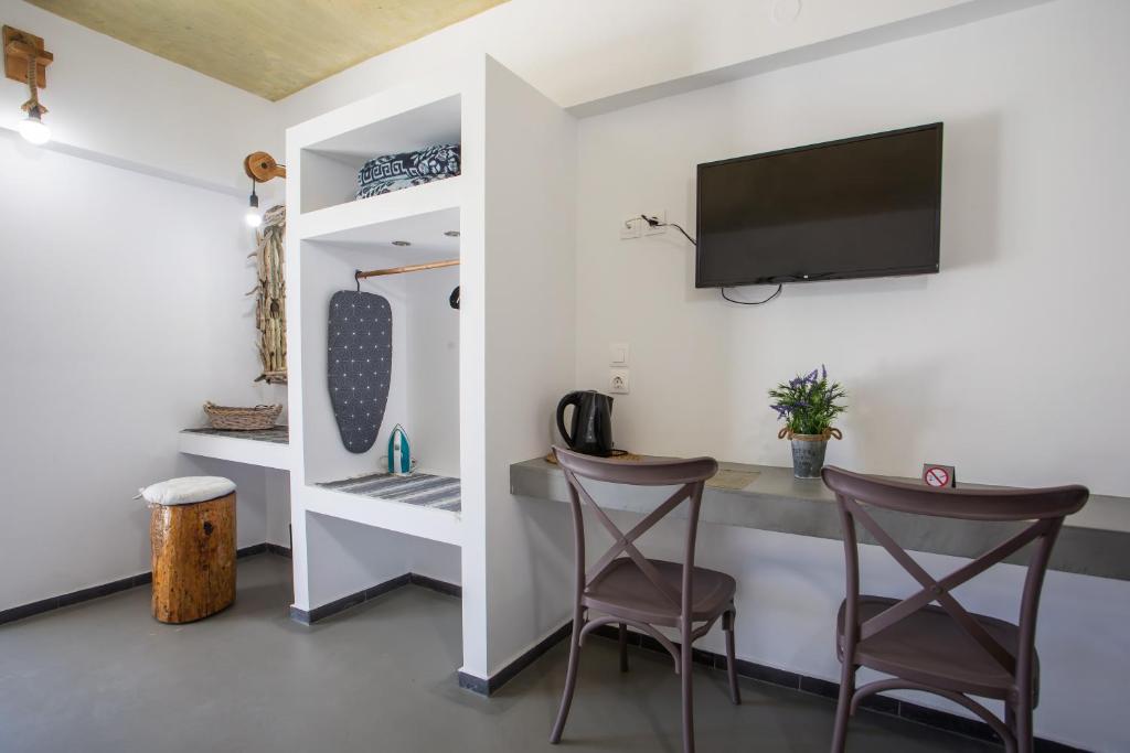 Lisabeth Apartments - 11