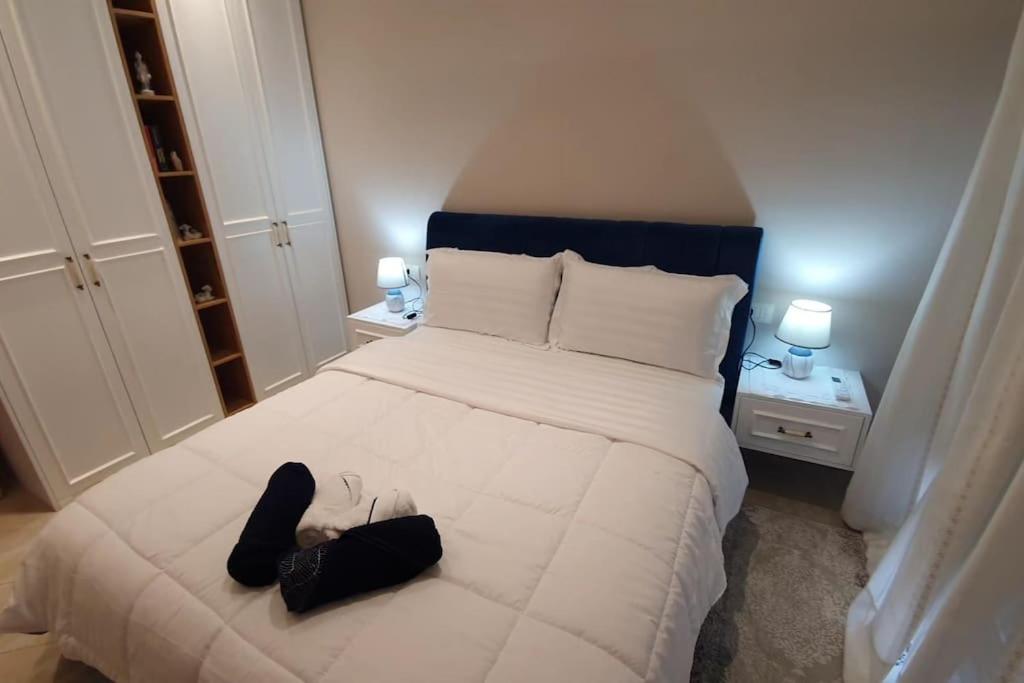 Luxury (1 BDR) Apartment At Marini\
