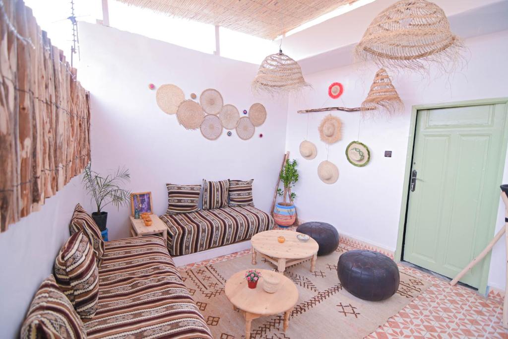 Posezení v ubytování Oasis Medina Hostel