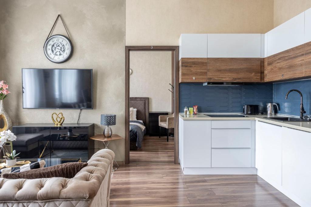 Kuchyň nebo kuchyňský kout v ubytování Luxurious Elizabeth St Residence with Sauna