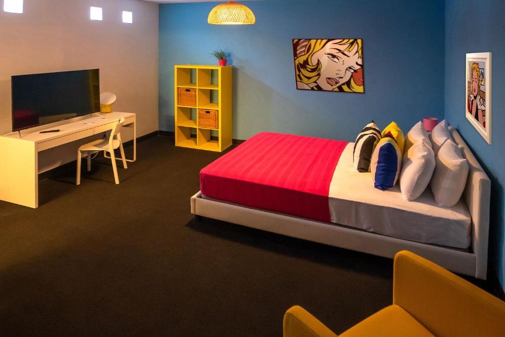 TV a/nebo společenská místnost v ubytování The Fox Hotel