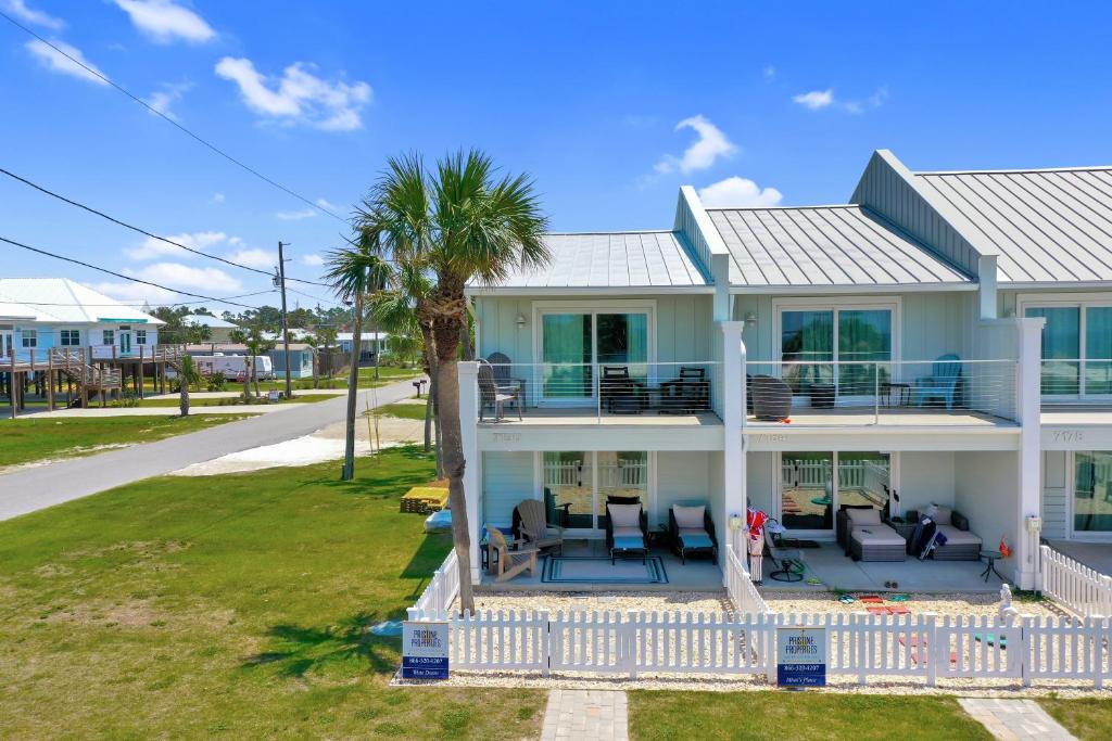 Wine Down by Pristine Properties Vacation Rentals, Saint Joe Beach