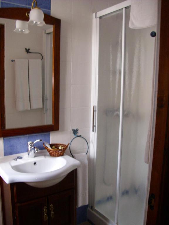 Un baño de Hospedería El Caravansar