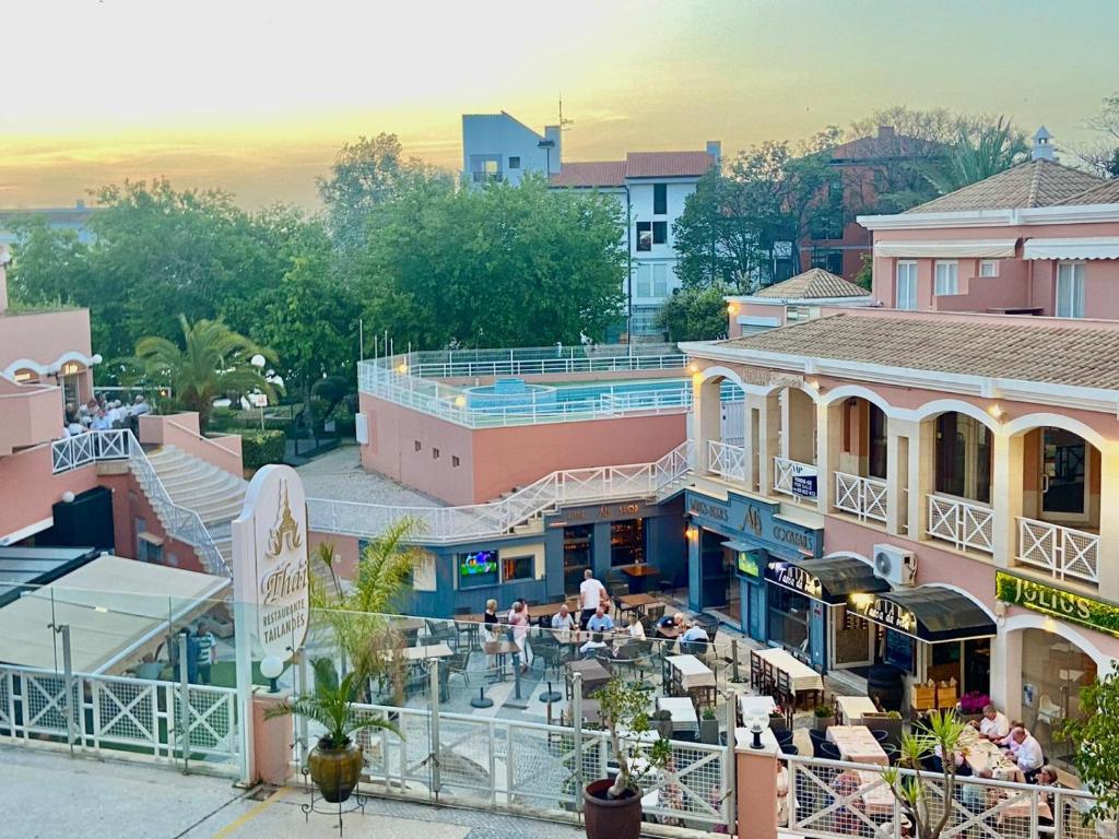 Το κτήριο όπου στεγάζεται  το διαμέρισμα