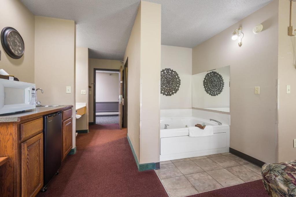 De Smet Super Deluxe Inn & suites - Suite Con Bañera De Hidromasaje