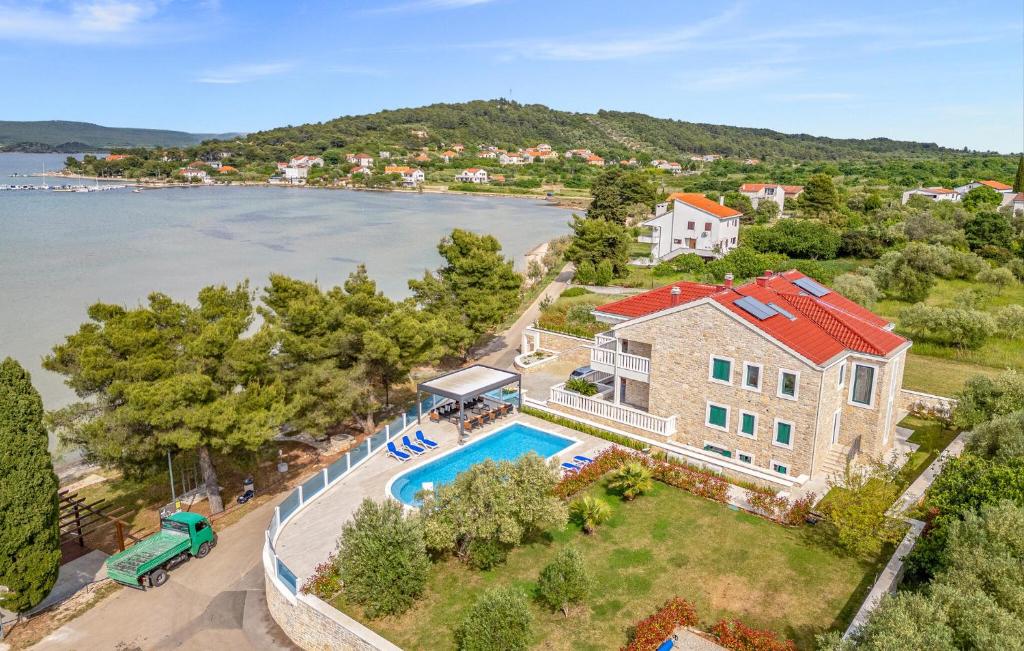 Awesome Apartment In Mrljane