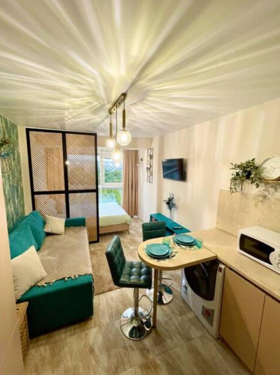Здаються в оренду подобово АПАРТАМЕНТИ ZONEofCOMFORT-1 Поруч з центром міста, затишні та комфортні для проживання, як вдома - Apartamento De Una Habitación