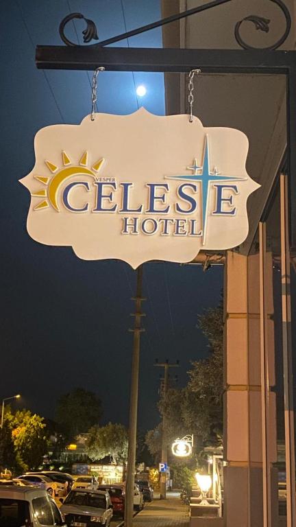 Certifikát, hodnocení, plakát nebo jiný dokument vystavený v ubytování Celeste Hotel