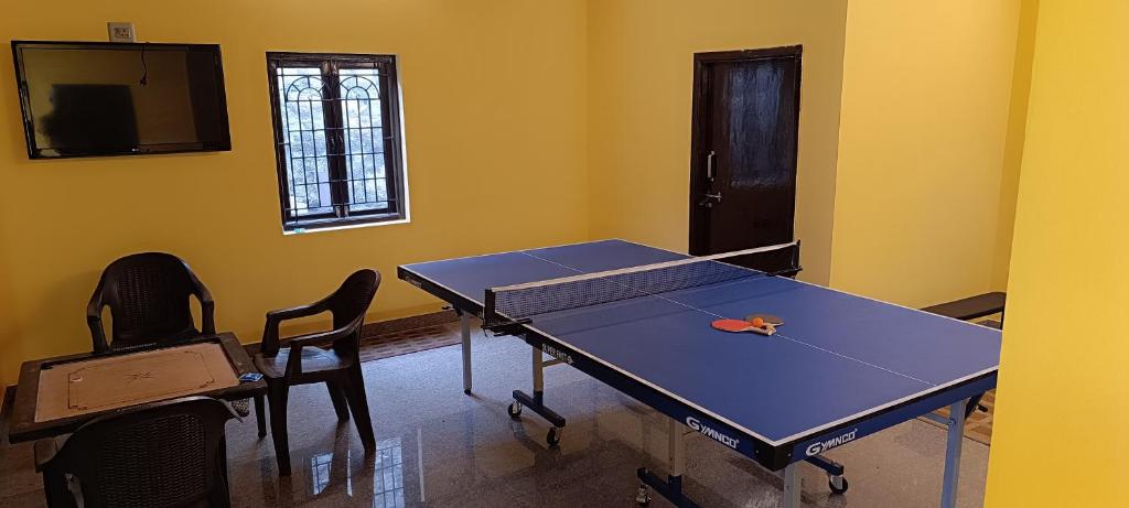 Stolní tenis v ubytování Premier Inn nebo okolí