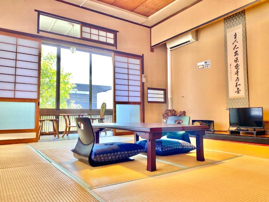 Posezení v ubytování 日本旅館　松亀荘