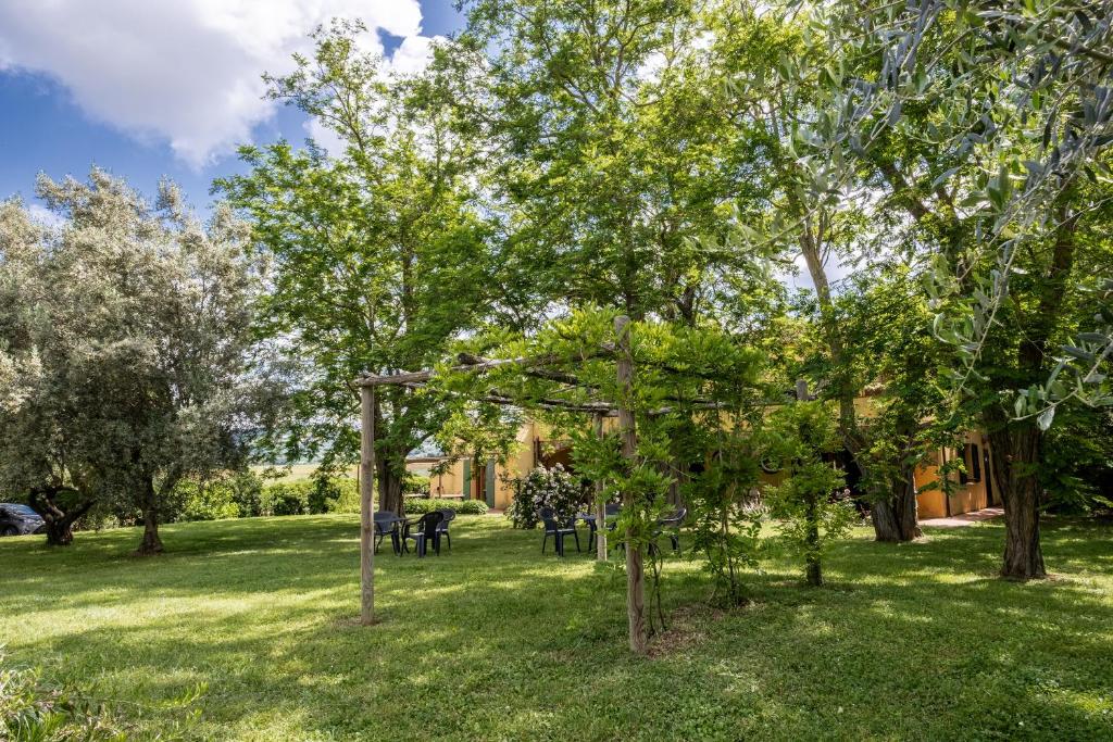 A garden outside Rosaspina - Appartamento 3