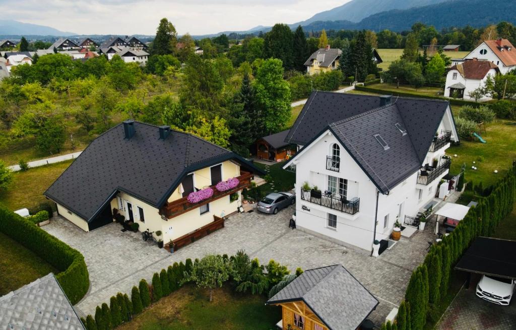 Nespecifikovaný výhled na hory nebo výhled na hory při pohledu z apartmánu