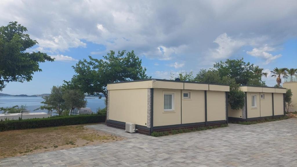 Příroda nedaleko prázdninového areálu