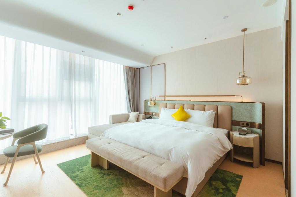 Wyndham Garden Huai'an New City - Deluxe King Room