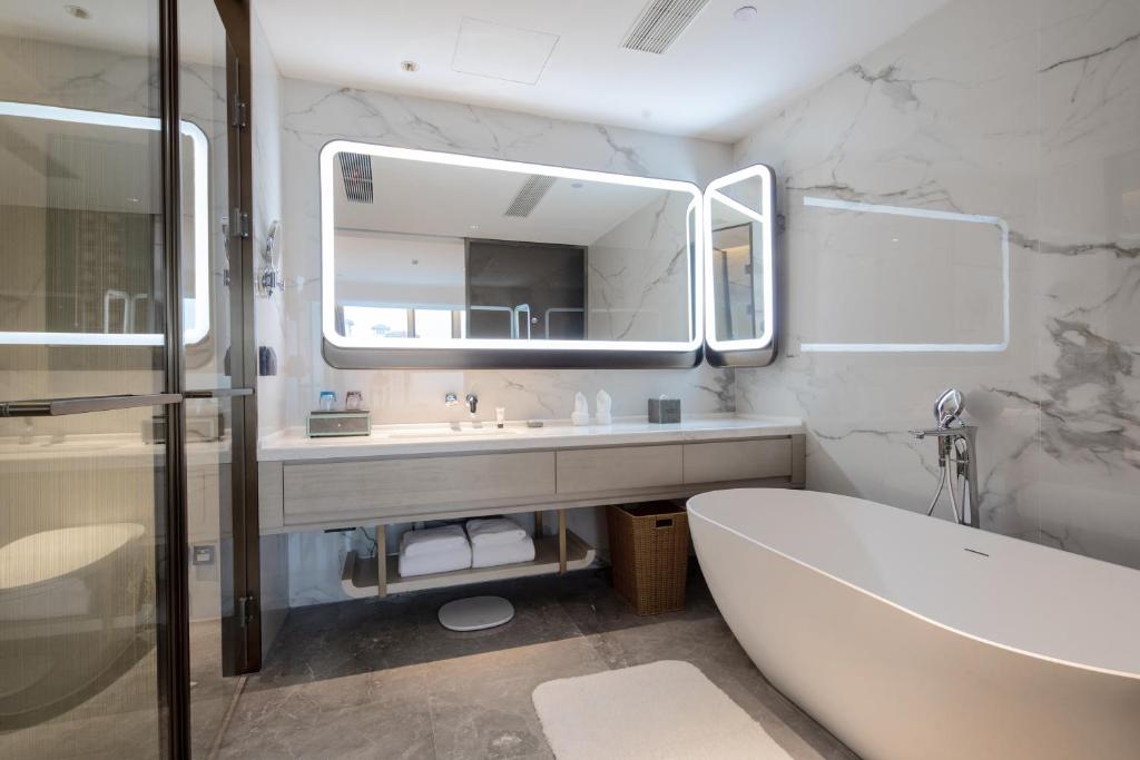 Wyndham Garden Huai'an New City - Suite King Superior