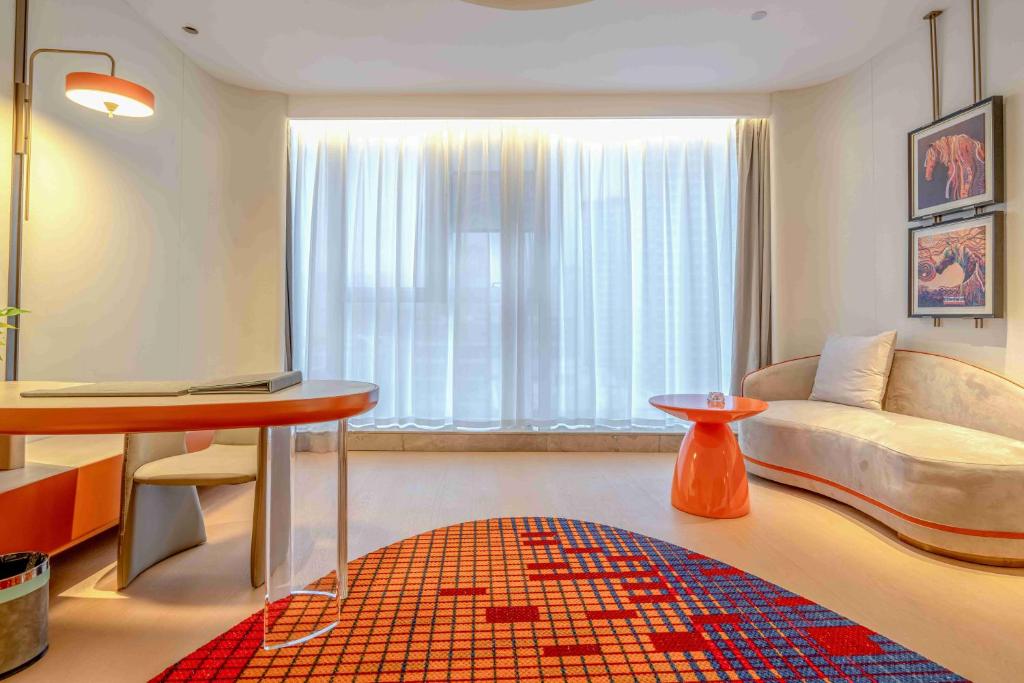 Wyndham Garden Huai'an New City - Room King Con Vista De Jardín