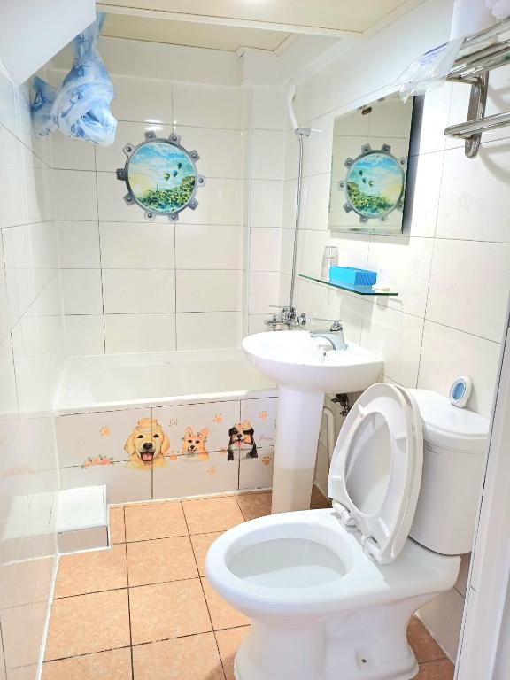 A bathroom at 永旺旅店 Yong Wong Hostel