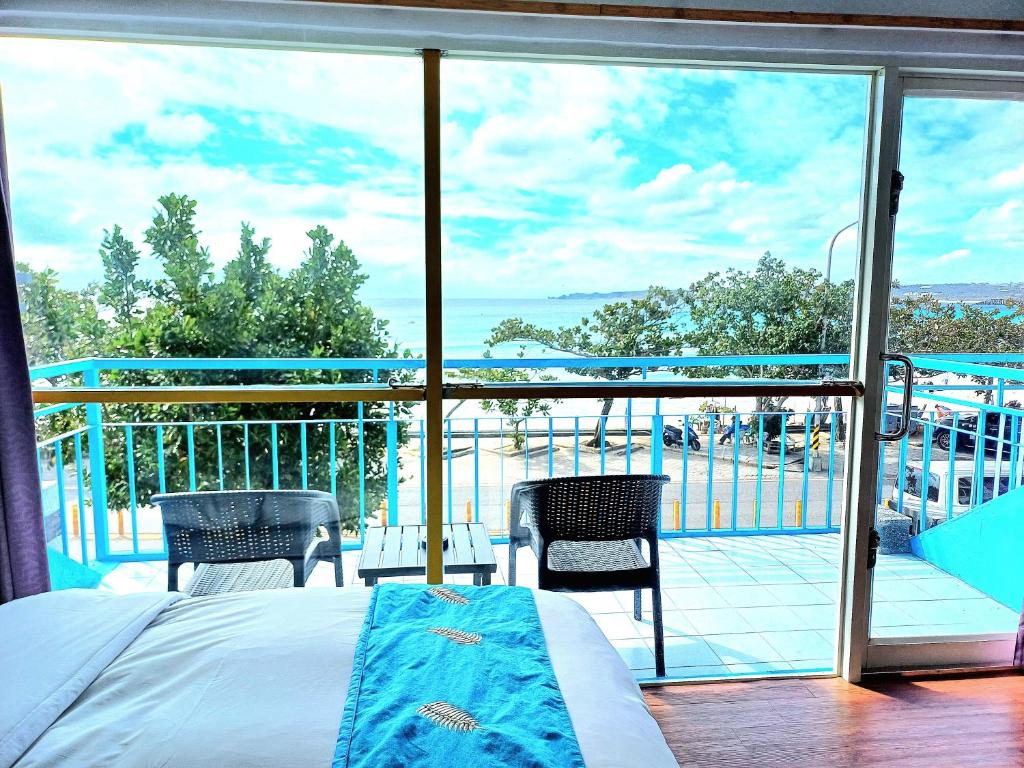 A balcony or terrace at 永旺旅店 Yong Wong Hostel
