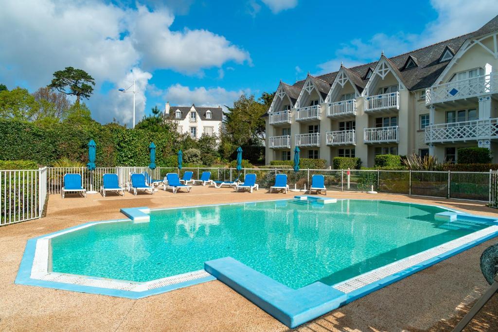 Bazén v ubytování Sternoka - Appt avec vue mer avec piscine nebo v jeho okolí
