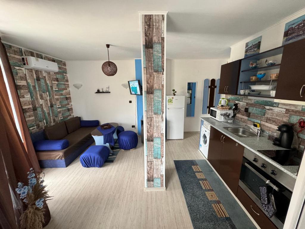 Cosy and Spacious ''Apartment 16''