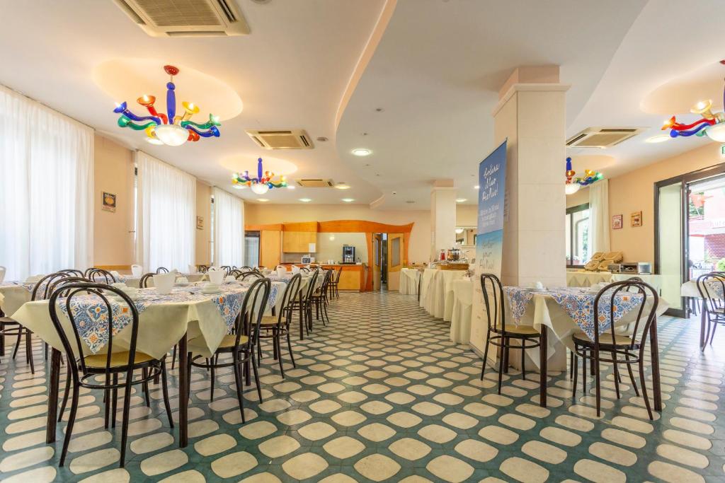 Restaurace v ubytování Hotel Vannucci