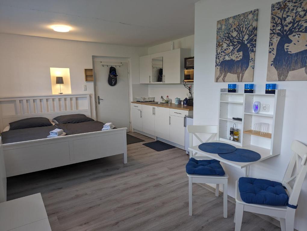 Kuchyňa alebo kuchynka v ubytovaní Lovely studio with free parking on premisis