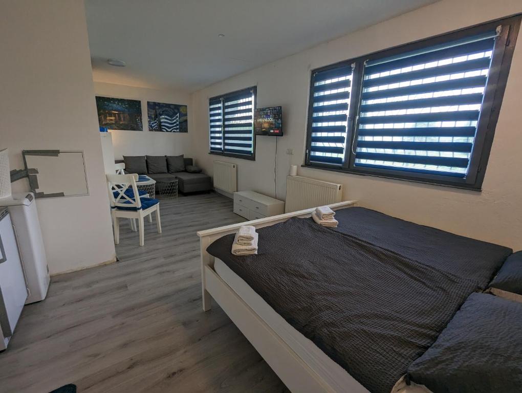 Posteľ alebo postele v izbe v ubytovaní Lovely studio with free parking on premisis